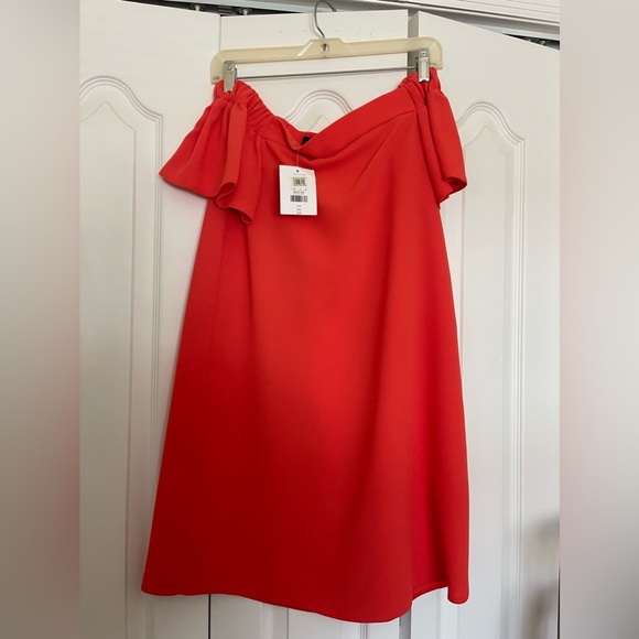 Topshop Dresses & Skirts - Topshop Off the shoulder dress